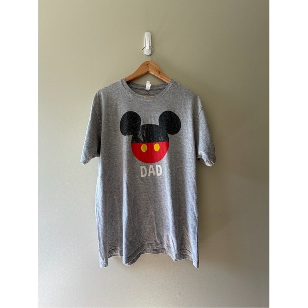 ☀️3/$15☀️Disneycore Mickey Mouse Disney T-Shirt XL Gray Dad Graphic Tee